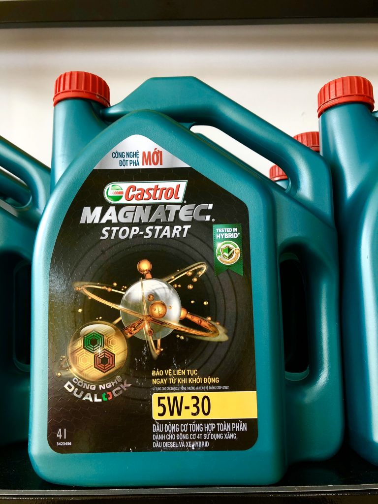Nhớt Castrol 5W30 cho ô tô