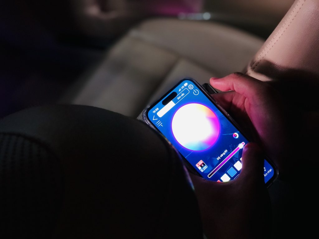 App chỉnh chế độ đèn
