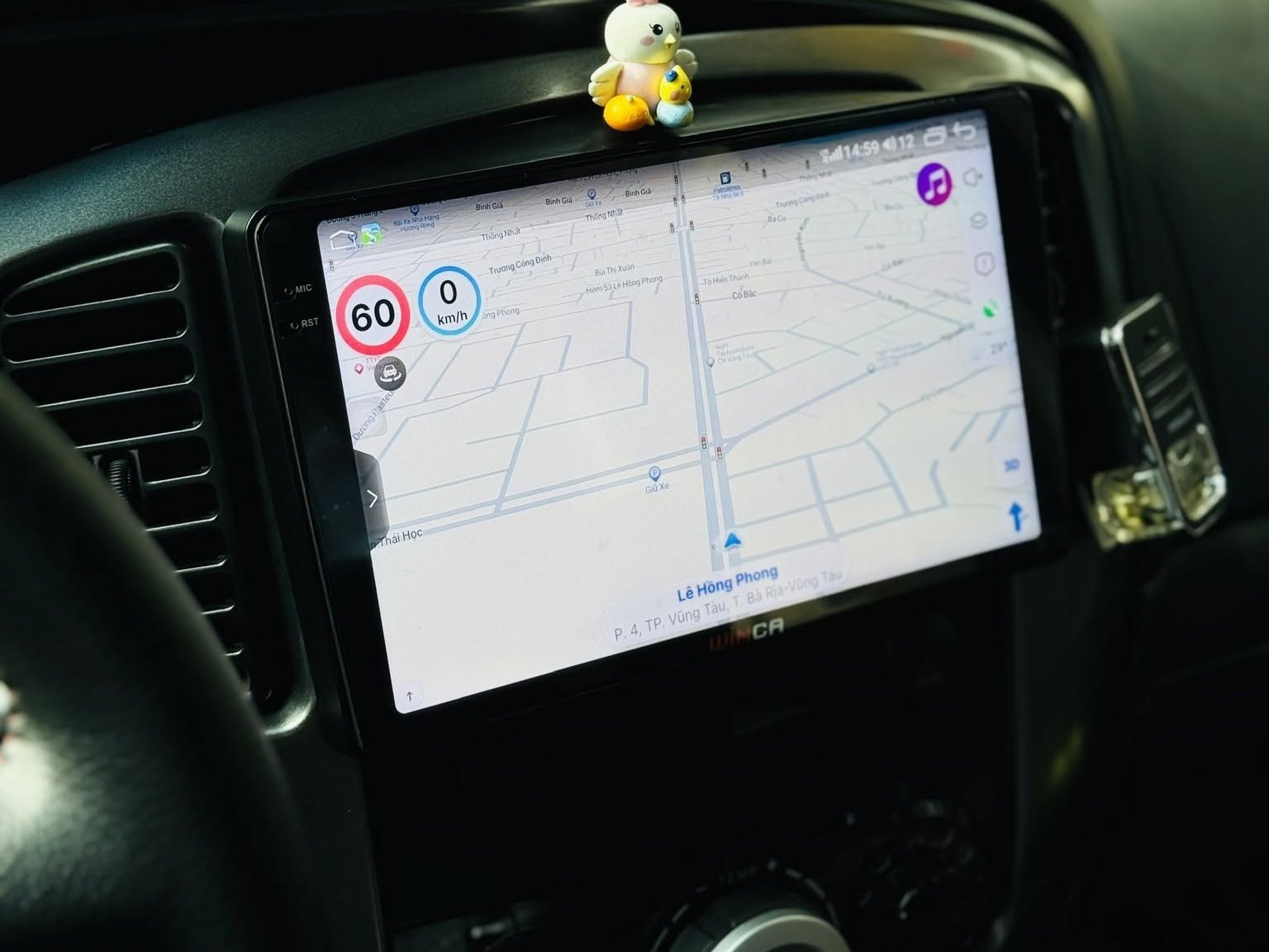 Bản đồ dẫn đường và cảnh báo tốc độ 60 km/h trên Ford Escape