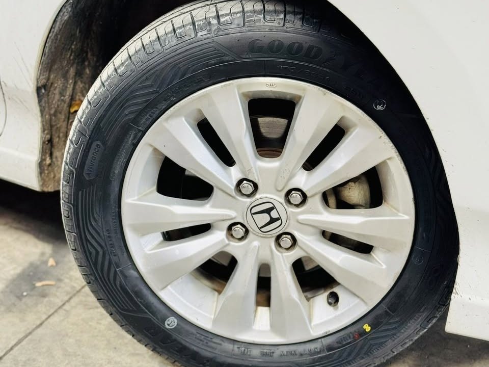 Lốp Goodyear Assurance Duraplus 2 lắp trên mâm Honda City
