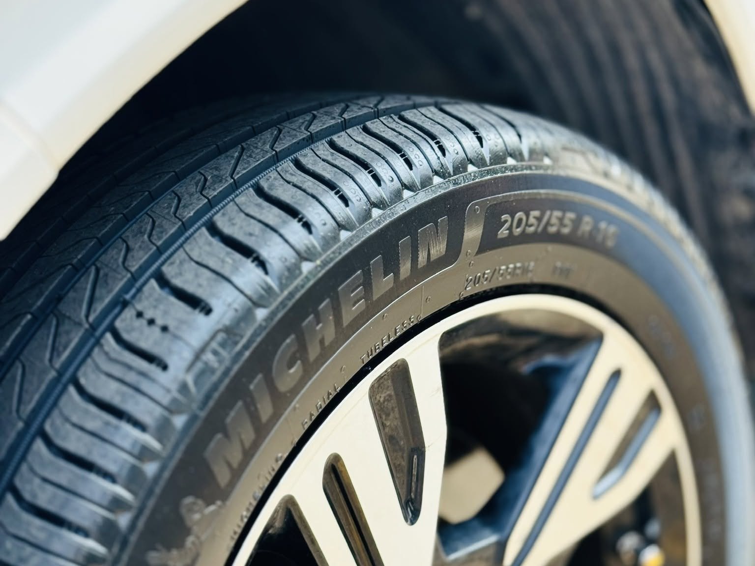 Lốp Michelin Primacy 5 205/55R16 trên Mitsubishi Xpander